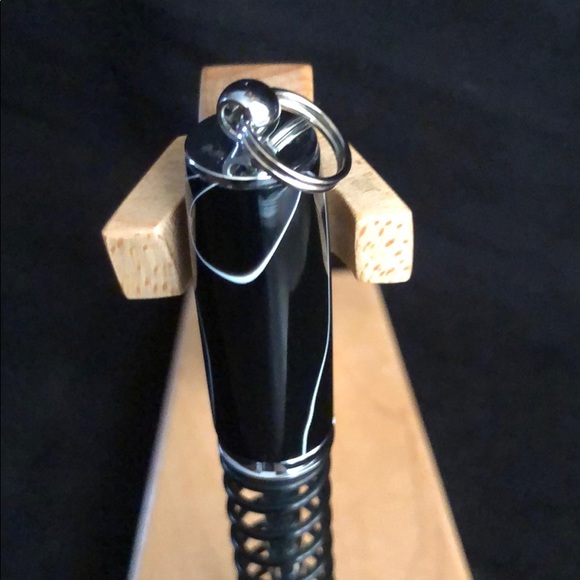 Handmade shock absorber mini pen - Picture 3 of 5
